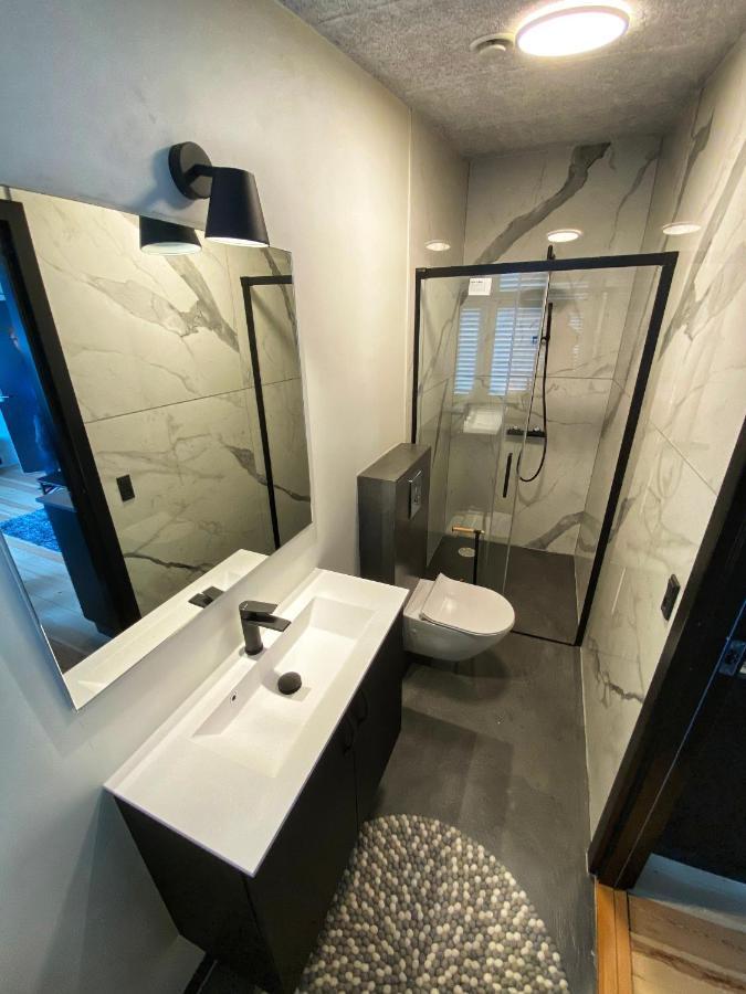 Broncks Apartment 2 - Modern 2-Bedroom In The Heart Of Tórshavn Extérieur photo