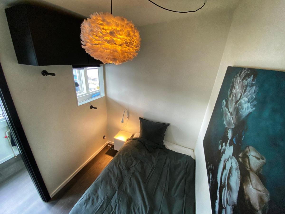 Broncks Apartment 2 - Modern 2-Bedroom In The Heart Of Tórshavn Extérieur photo