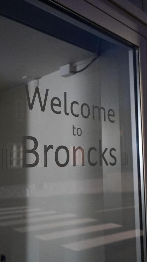 Broncks Apartment 2 - Modern 2-Bedroom In The Heart Of Tórshavn Extérieur photo