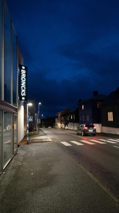 Broncks Apartment 2 - Modern 2-Bedroom In The Heart Of Tórshavn Extérieur photo